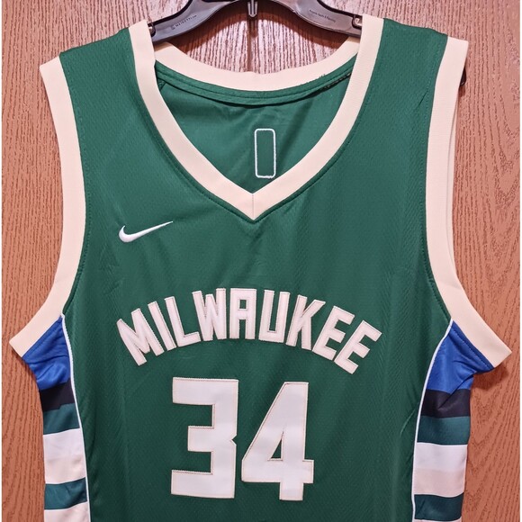 Giannis Antetokounmpo (Nike)-(Bucks)-(Green)-(Jersey)-(New Cond.)-(Size:XL)-$95 - Picture 3 of 12